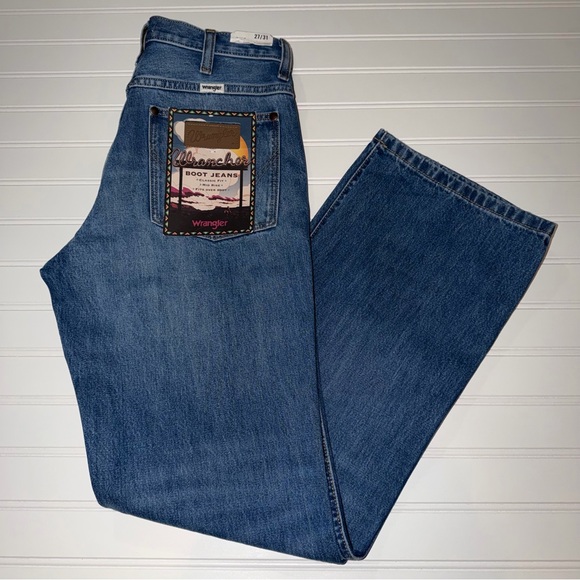 Wrangler Denim - Wrangler Women's Boot Cut Jeans - Blue